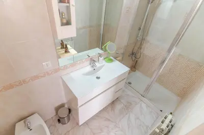 Un baño de Club Villamar - Kalesi