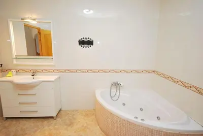 Un baño de Club Villamar - Tinoco