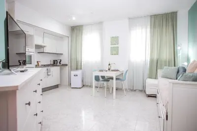 Una cocina o zona de cocina en AL01 Estudio 250 m de playa de Fenals, Costa Brava