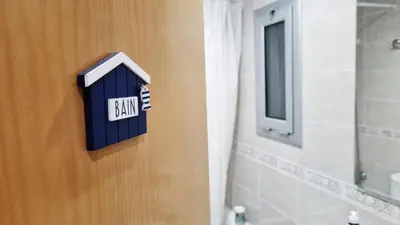 Un baño de Costa Brava-St Antoni de Calonge apartament per parelles i famílies petites