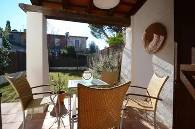 Un patio o zona al aire libre en MAS D'EN GOU 3