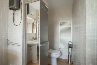 Un baño de Club Villamar - Cantonada