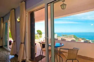 Vista general del mar o vista desde la villa
