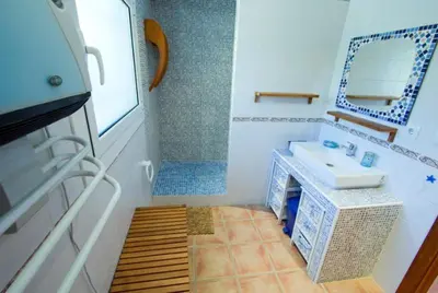 Un baño de Club Villamar - Lisa