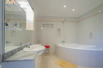 Un baño de Club Villamar - Ruizman