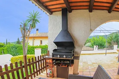 Barbacoa disponible para clientes en la villa