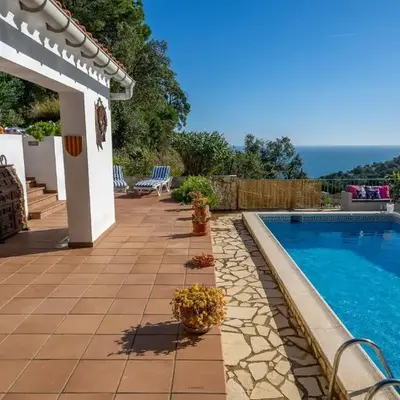 Villa Alpago Piscina Privada Vistas Mar Aire Acondicionado