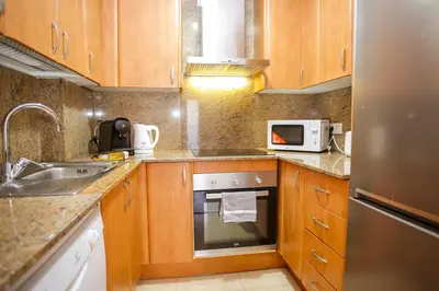 Una cocina o zona de cocina en AL15 - Apartamento 1 para familias a 300 m playa Fenals