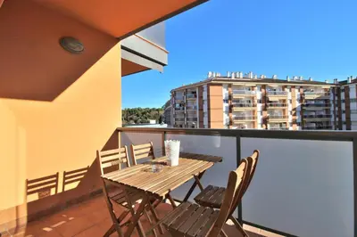 Un balcón o terraza de AL15 - Apartamento 1 para familias a 300 m playa Fenals