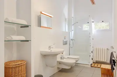 Un baño de Montgri