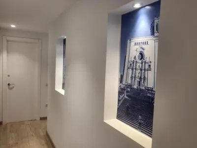 Plano de Piso céntrico de 3 habitaciones con terraza y vistas