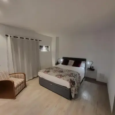 Piso céntrico de 3 habitaciones con terraza y vistas