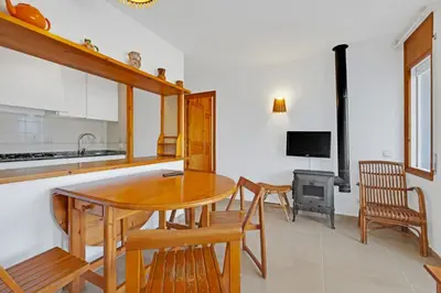 Una cocina o zona de cocina en H-13 Calella de Palafrugell 4 PAX