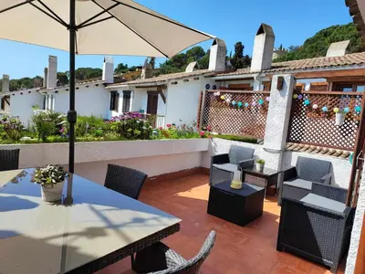 Un balcón o terraza de Casa Tossa – Piscina, Vistas Mar y A/C (6 pax)