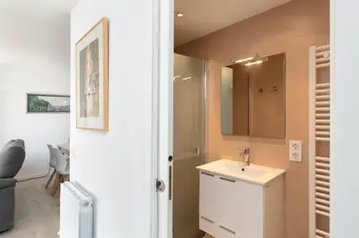 Un baño de Hauzify I Apartaments SuperBeach
