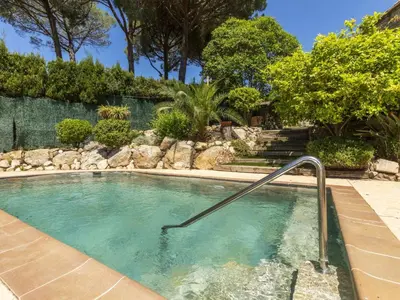 Piscina en o cerca de Holiday Home Mas Ambros by Interhome