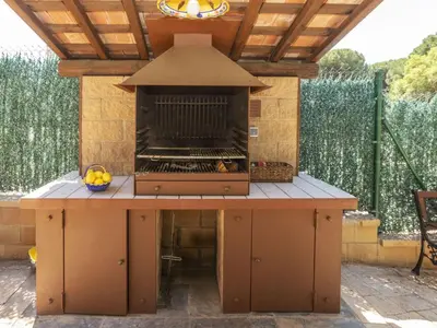 Plano de Holiday Home Mas Ambros by Interhome
