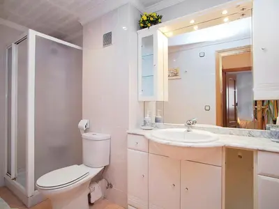 Un baño de Apartment Edificio Blanqueries by Interhome