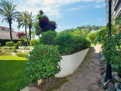 Jardín al aire libre en Apartment Edificio Blanqueries by Interhome