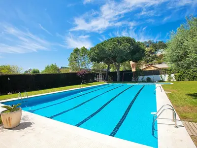 Piscina en o cerca de Apartment Edificio Blanqueries by Interhome