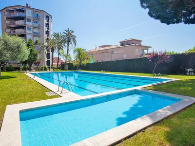 Piscina en o cerca de Apartment Edificio Blanqueries by Interhome