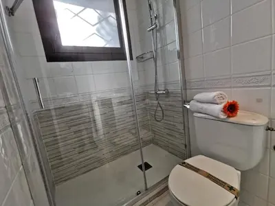 Un baño de VILLAS COSETTE - Apartamento Mar Bella 17