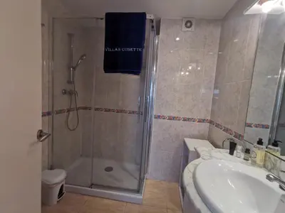 Un baño de VILLAS COSETTE - Apartamento Santamaria