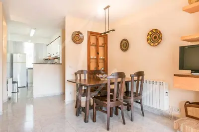 Una cocina o zona de cocina en Antora C by SeaMount Rentals
