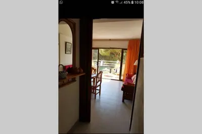 Zona de estar de APARTAMENTO JUNTO AL MAR CON JARDIN COMUNITARIO Y PARKING
