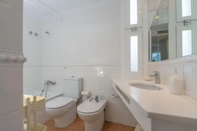 Un baño de C-5 CALELLA DE PALAFRUGELL 5 PAX