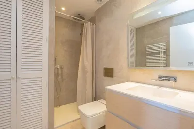 Un baño de L-3 CALELLA DE PALAFRUGELL 5/ 6 PAX
