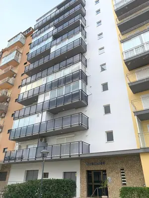 Edificio en el que se encuentra el apartamento