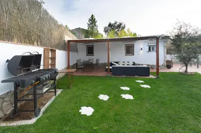 Jardín al aire libre en Detached villa for 6 People in Lloret de Mar with comunal Outdoor swimming pool