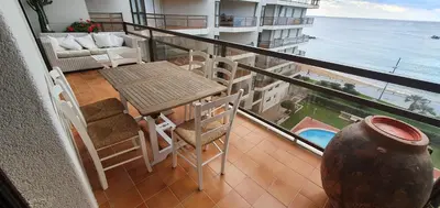 Un balcón o terraza de Apartamento en primera linea de mar - Sant Antoni de Calonge