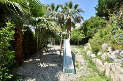 Jardín al aire libre en VILLA MIRIAM