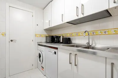 Una cocina o zona de cocina en Hauzify I Apartament Orquídies