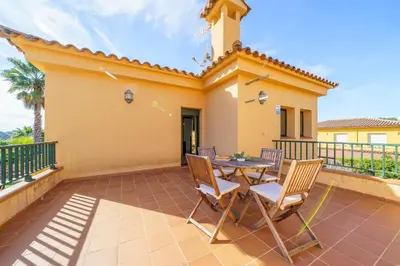 Un balcón o terraza de Villa Jaruco Lux Piscina Privada Familiar BBQ Aire Acondicionado