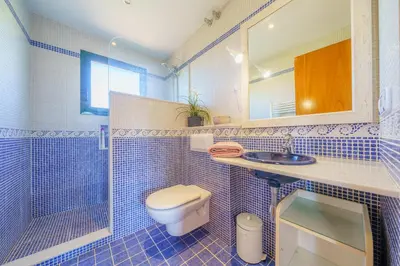 Un baño de Villa Jaruco Lux Piscina Privada Familiar BBQ Aire Acondicionado
