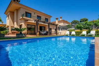 Piscina en o cerca de Villa Jaruco Lux Piscina Privada Familiar BBQ Aire Acondicionado