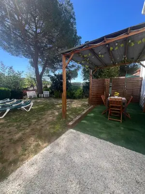 Jardín al aire libre en Apartamento loft, jardín y piscina privada