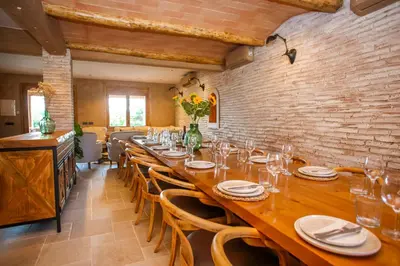 Un restaurante o sitio para comer en CAN BERNARDI