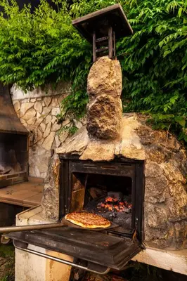 Barbacoa disponible para clientes en la casa o chalet