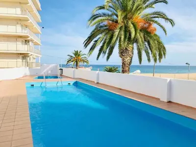 Piscina en o cerca de Investingspain Studio beach paradise front sea views on the beach