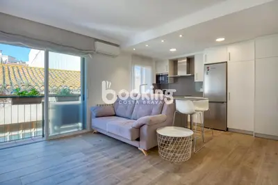 Una cocina o zona de cocina en Indústria Apartament per 3 persones a 2 minuts de la platja amb Aire acondicionat i plaça d'aparcament