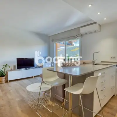 Indústria Apartament per 3 persones a 2 minuts de la platja amb Aire acondicionat i plaça d'aparcament