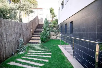 Jardín al aire libre en SPA LUXURY VILLA *****