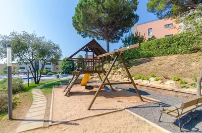 Zona de juegos infantil en Boadella ATICO - SEAVIEW PENTHOUSE