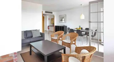 Zona de estar de Villa Reymar - diseño y vistas al mar