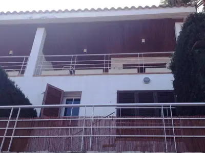Un balcón o terraza de Villa Reymar - diseño y vistas al mar