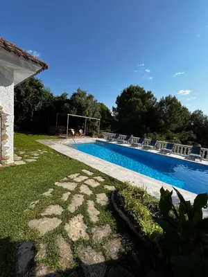 Piscina en o cerca de Villa Allyson B&B